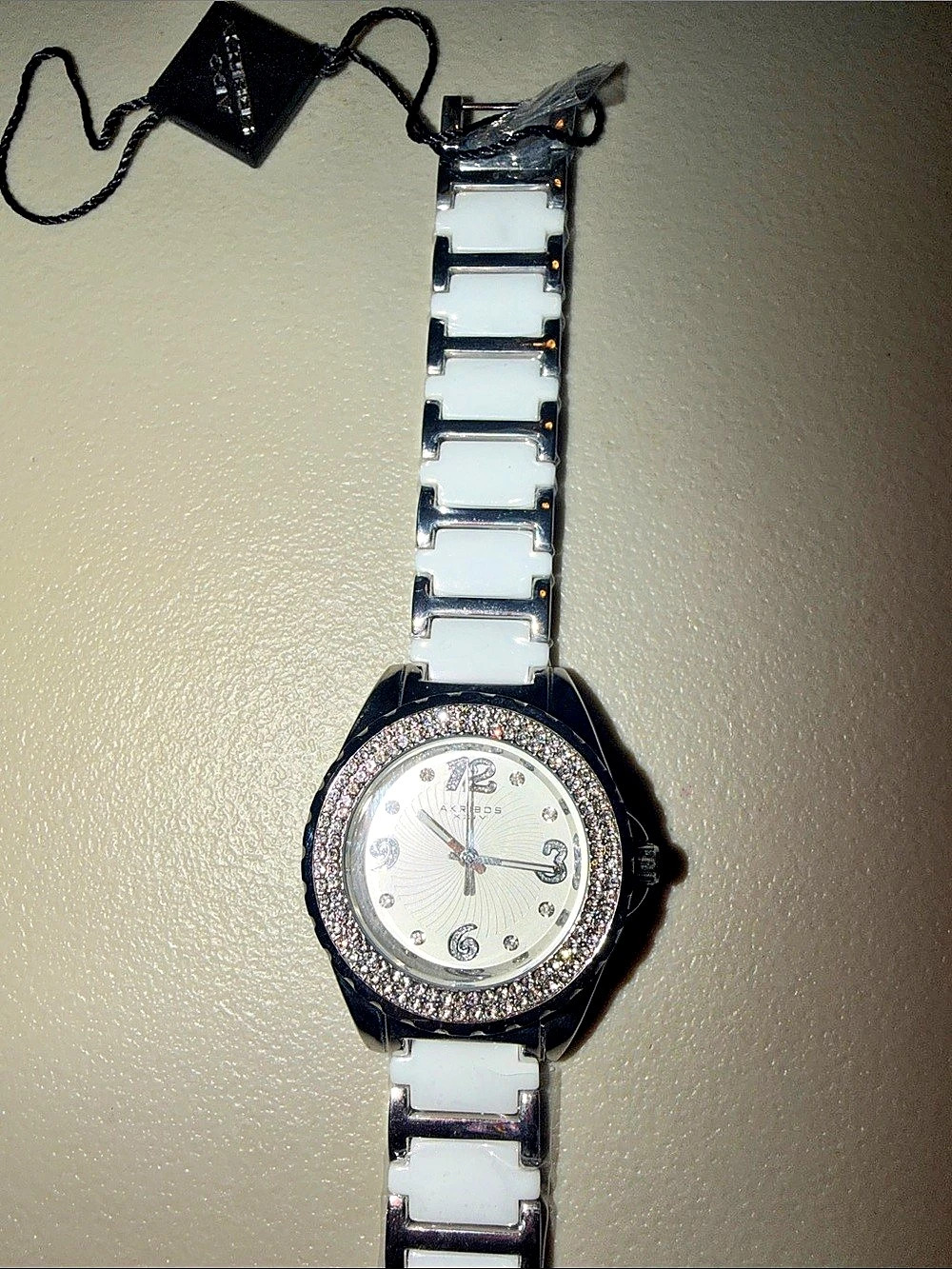 AKRIBOS XXIV Ceramic Watch in White & Silver NWT**Needs a new battery**
